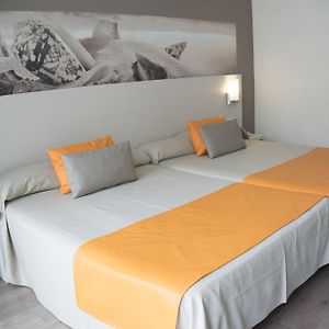 Habitación con 2 Camas Individuales